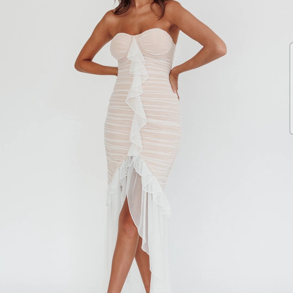 Elegant Cream Strapless Dress